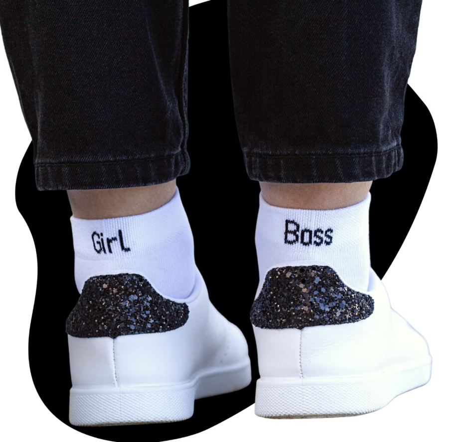 chaussettes blanches girl boss